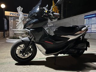 2021 Aprilia SR GT 200, серебристый, 599000 рублей, вид 2