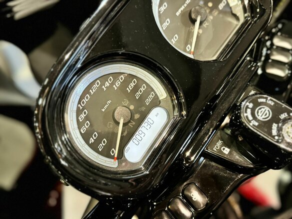 2020 Harley-Davidson Road Glide Limited, красный, 2990000 рублей - вид 12