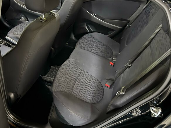 2015 Hyundai Solaris I Рестайлинг, чёрный, 1050000 рублей - вид 8