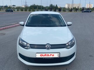 2015 Volkswagen Polo V, белый, 925000 рублей, вид 2