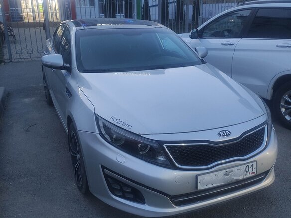 2014 Kia Optima III Рестайлинг, серебристый, 1700000 рублей - вид 1