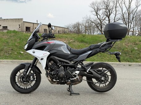 2018 Yamaha MT-09 Tracer (FJ-09), серый, 900000 рублей, вид 5