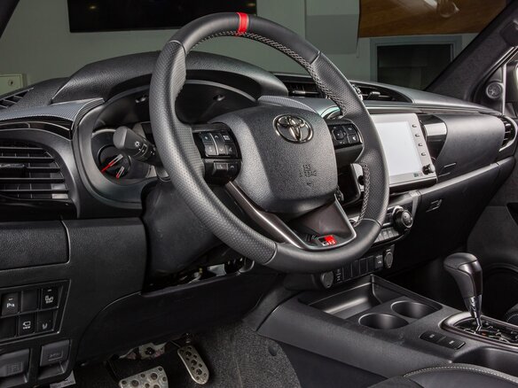 2025 Toyota Hilux VIII Рестайлинг 2, белый - вид 9