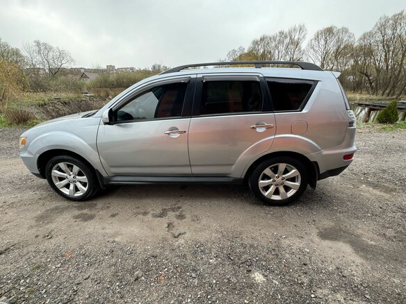2011 Mitsubishi Outlander II Рестайлинг, серебристый, 1230000 рублей - вид 4