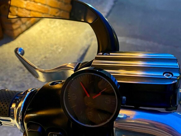 2013 Harley-Davidson V-Rod Muscle, белый, 5100000 рублей - вид 9