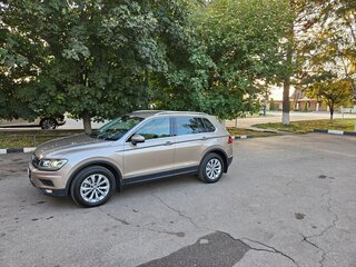 2018 Volkswagen Tiguan II, бежевый, 3200000 рублей, вид 4