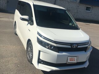 2017 Toyota Voxy III (R80), белый, 1999999 рублей, вид 2