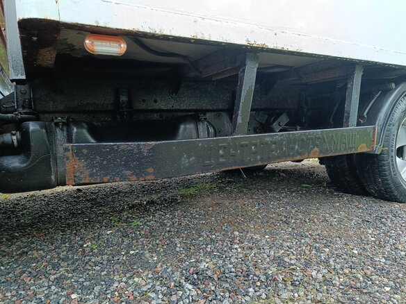 2011 Iveco Daily, красный, 1100000 рублей - вид 17