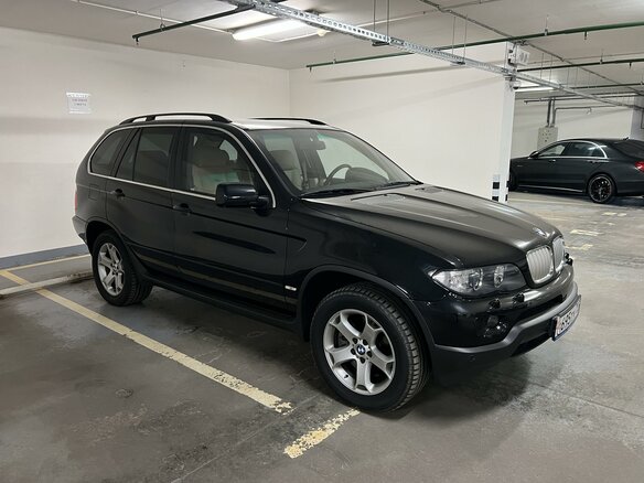 2004 BMW X5 4.4i I (E53) Рестайлинг, чёрный