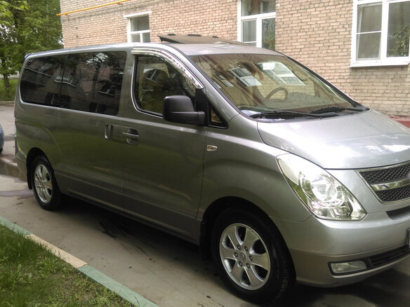 2011 Hyundai H-1 II, серый - вид 2