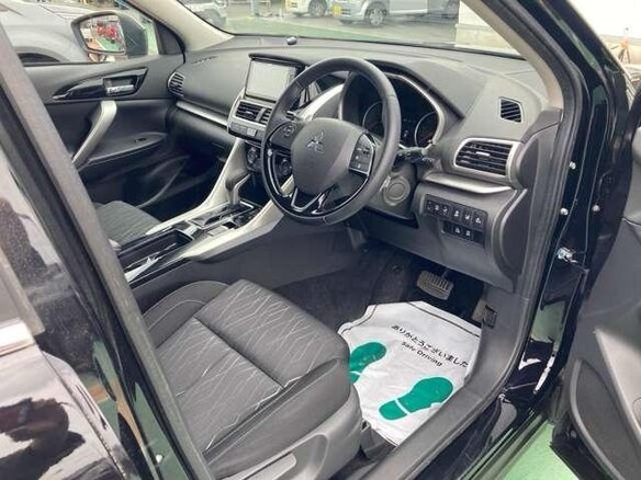 2020 Mitsubishi Eclipse Cross I, чёрный, 1400000 рублей - вид 3