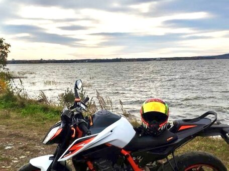 2021 KTM 890 Duke R, оранжевый, 1030000 рублей, вид 4
