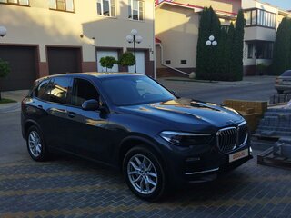 2019 BMW X5 40i IV (G05/G18), серый, 6500000 рублей, вид 3