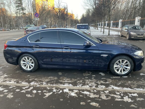 2012 BMW 5 серии 528i xDrive VI (F10/F11/F07), синий - вид 1