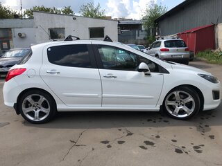 2013 Peugeot 308 I Рестайлинг, белый, 1150000 рублей, вид 4