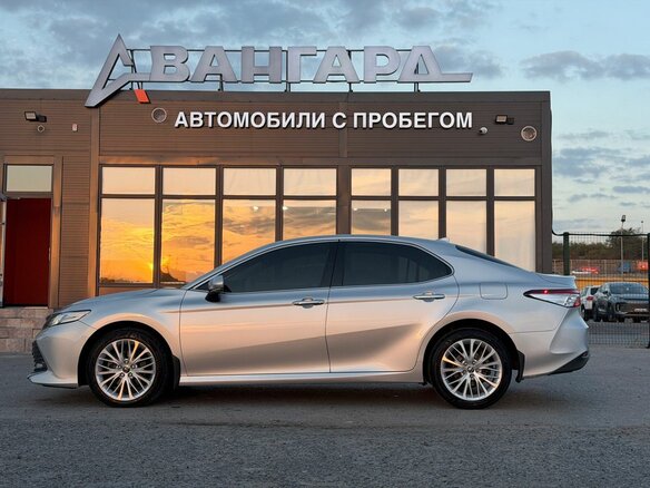 2018 Toyota Camry VIII (XV70), серебристый, 2499000 рублей - вид 7