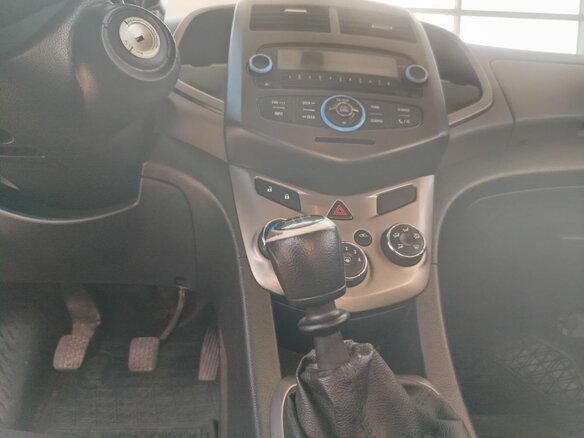 2015 Chevrolet Aveo II, красный - вид 12