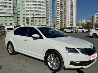 2018 Skoda Octavia III (A7) Рестайлинг, белый, 1790000 рублей, вид 4