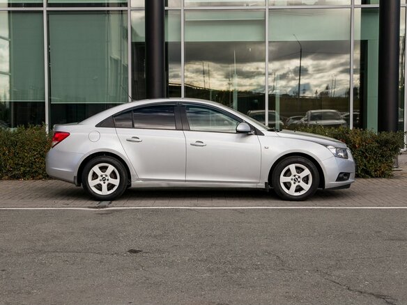 2011 Chevrolet Cruze I, серебристый, 600000 рублей - вид 7