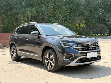 2023 Volkswagen Tayron I Рестайлинг, чёрный, 2410000 рублей, вид 1