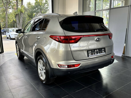 2017 Kia Sportage IV, серебристый, 1500000 рублей, вид 4