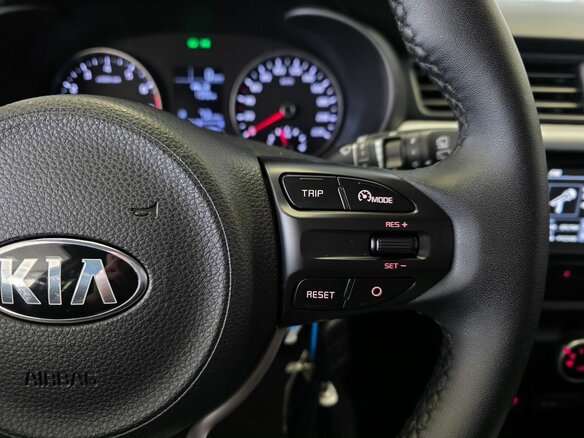 2017 Kia Rio X-Line IV, серебристый, 1380000 рублей - вид 18