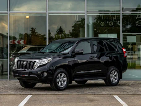 2015 Toyota Land Cruiser Prado 150 Series Рестайлинг 1, чёрный, 3495000 рублей, вид 1