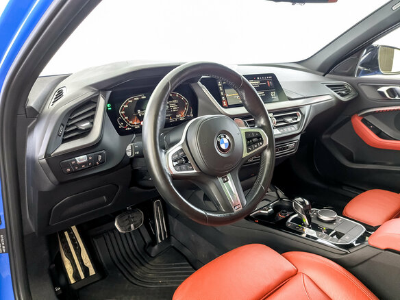 2019 BMW 1 серии M135i xDrive III (F40), синий, 3150000 рублей - вид 15