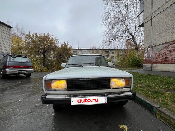 1997 Lada (ВАЗ) 2105, белый, 150000 рублей