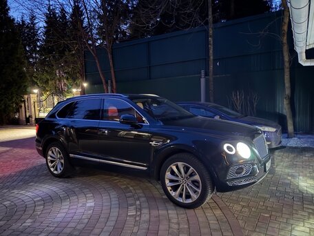2016 Bentley Bentayga I, зелёный, 9700000 рублей, вид 3