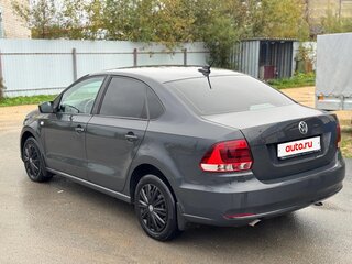 2017 Volkswagen Polo V Рестайлинг, серый, 1030000 рублей, вид 4