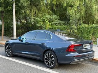 2022 Volvo S60 III, серый, 3893055 рублей, вид 5