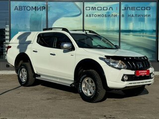 2017 Mitsubishi L200 V, белый, 1815000 рублей, вид 3