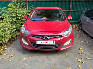 2013 Hyundai i30 II, красный, 800000 рублей, вид 3