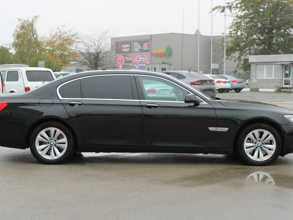 2010 BMW 7 серии Long 750Li V (F01/F02/F04), чёрный, 1415000 рублей - вид 3