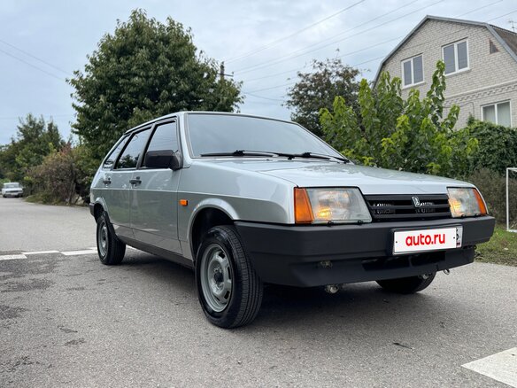 2004 Lada (ВАЗ) 21093i, серебристый, 500000 рублей - вид 1