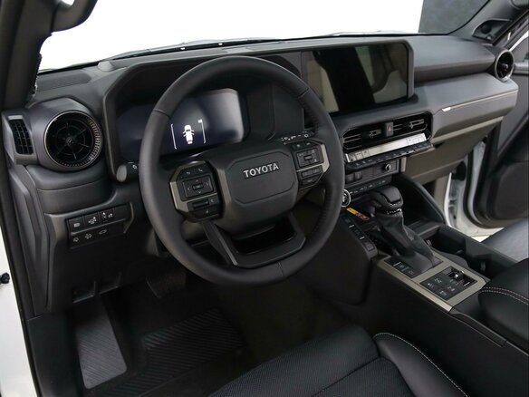 2026 Toyota Land Cruiser Prado 250 Series, белый, 11400000 рублей - вид 8