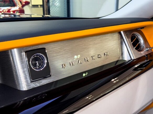 2023 Rolls-Royce Phantom Extended VIII Рестайлинг (Series II), чёрный, 47800000 рублей - вид 28