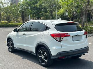 2021 Honda Vezel I Рестайлинг, белый, 1420000 рублей, вид 4