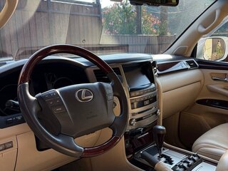 2012 Lexus LX 570 III Рестайлинг, белый, 5000000 рублей, вид 5