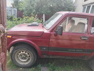 1996 Lada (ВАЗ) 2121 (4x4) I Рестайлинг, пурпурный, 240000 рублей, вид 3
