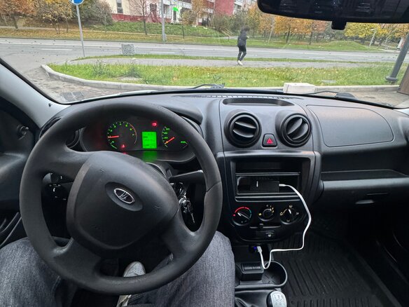 2017 Lada (ВАЗ) Granta I, белый, 330000 рублей - вид 9