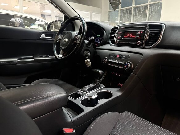 2016 Kia Sportage IV, чёрный, 2129000 рублей - вид 26