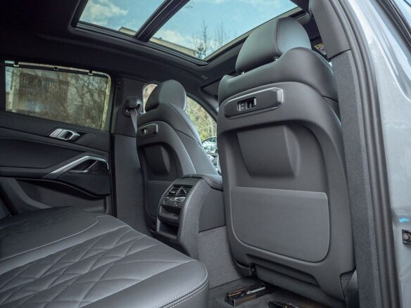 2026 BMW X6 30d III (G06) Рестайлинг, серый - вид 18