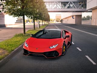 2021 Lamborghini Huracán I Рестайлинг, красный, 26000000 рублей, вид 3