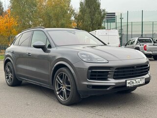2020 Porsche Cayenne E-Hybrid III, серый, 9250000 рублей, вид 3