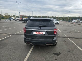 2019 Ford Explorer V Рестайлинг 2, серый, 2900000 рублей, вид 3