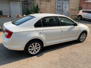 2015 Skoda Rapid I, белый, 790000 рублей, вид 4
