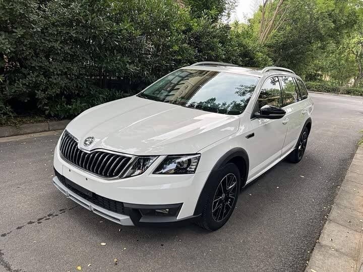 Открыть фотографии: Skoda Octavia III (A7) Рестайлинг