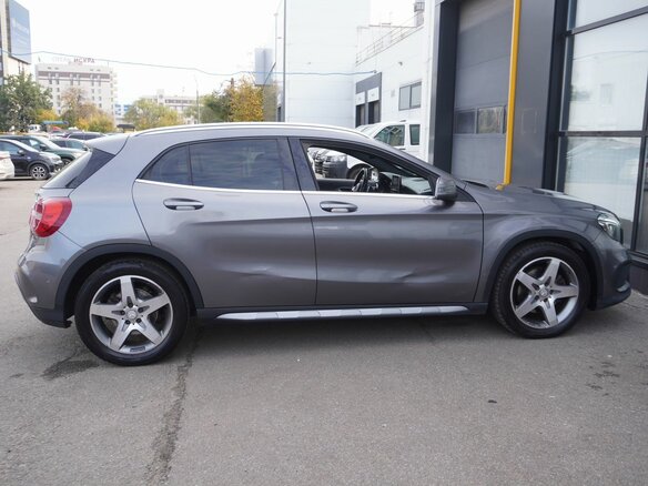 2016 Mercedes-Benz GLA 250 I (X156), серый, 1900000 рублей - вид 3